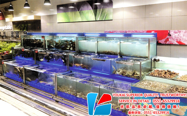 超市水產(chǎn)促銷魚缸現(xiàn)場(chǎng)圖